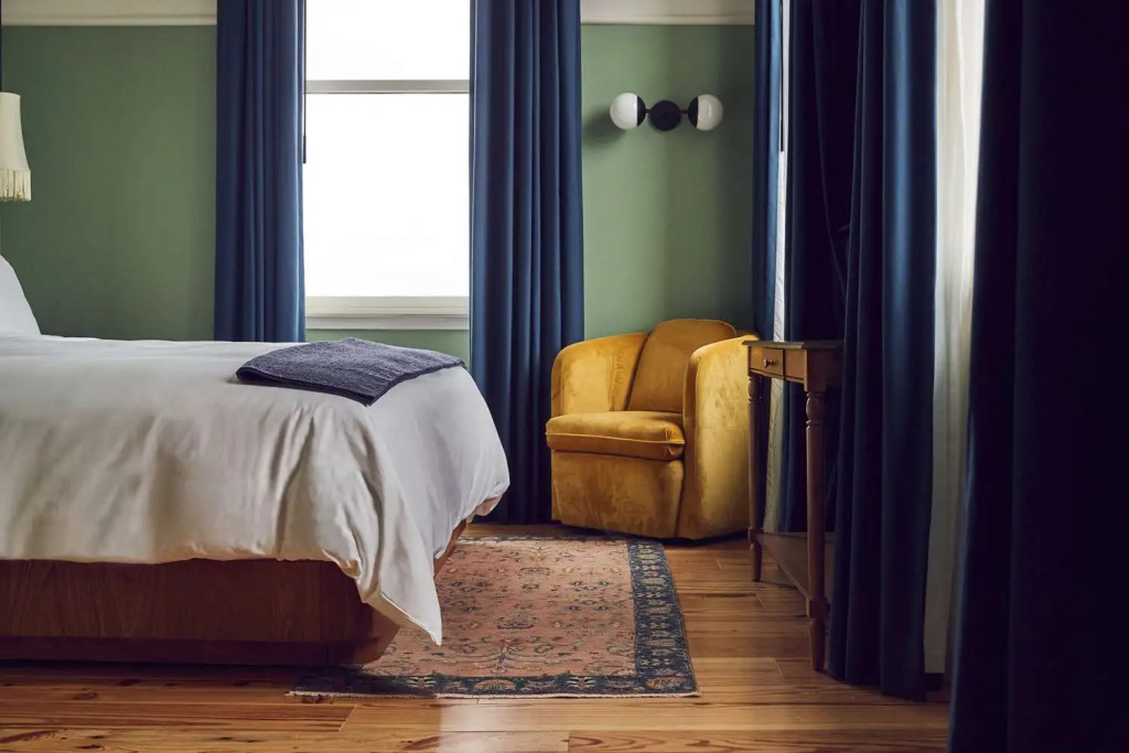 The Drayton Hotel Savannah, Curio Collection by Hilton