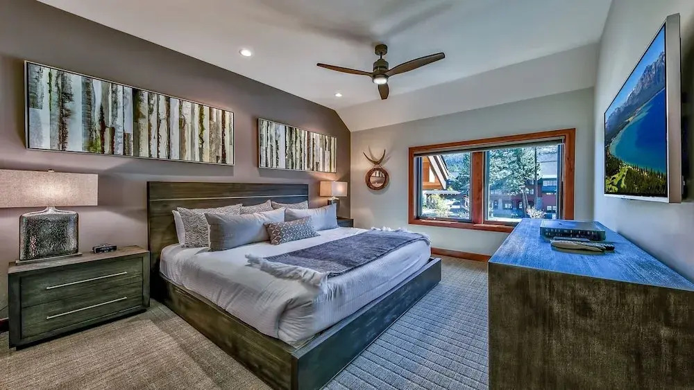 Luxury 2br Steps From Heavenly Village & Gondola 2 Bedroom Condo by RedAwning