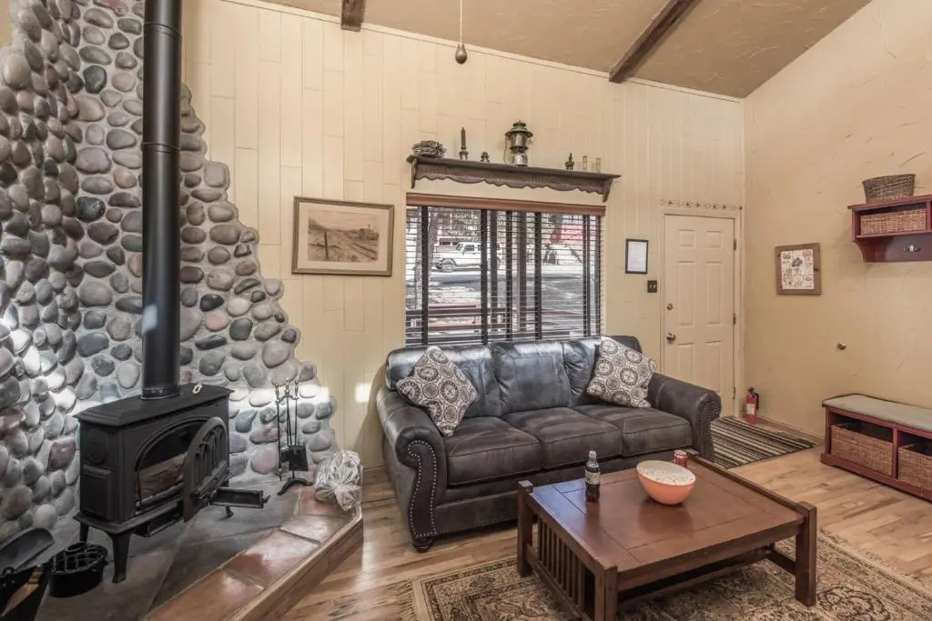 Fox Hollow Condo #35, 2 Bedrooms, Sleeps 4, Decks, Washer and Dryer