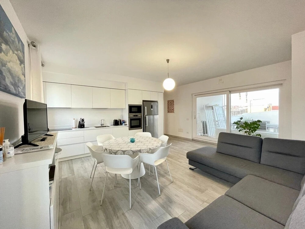 Ida Palace, new Deluxe Seafront Apartment