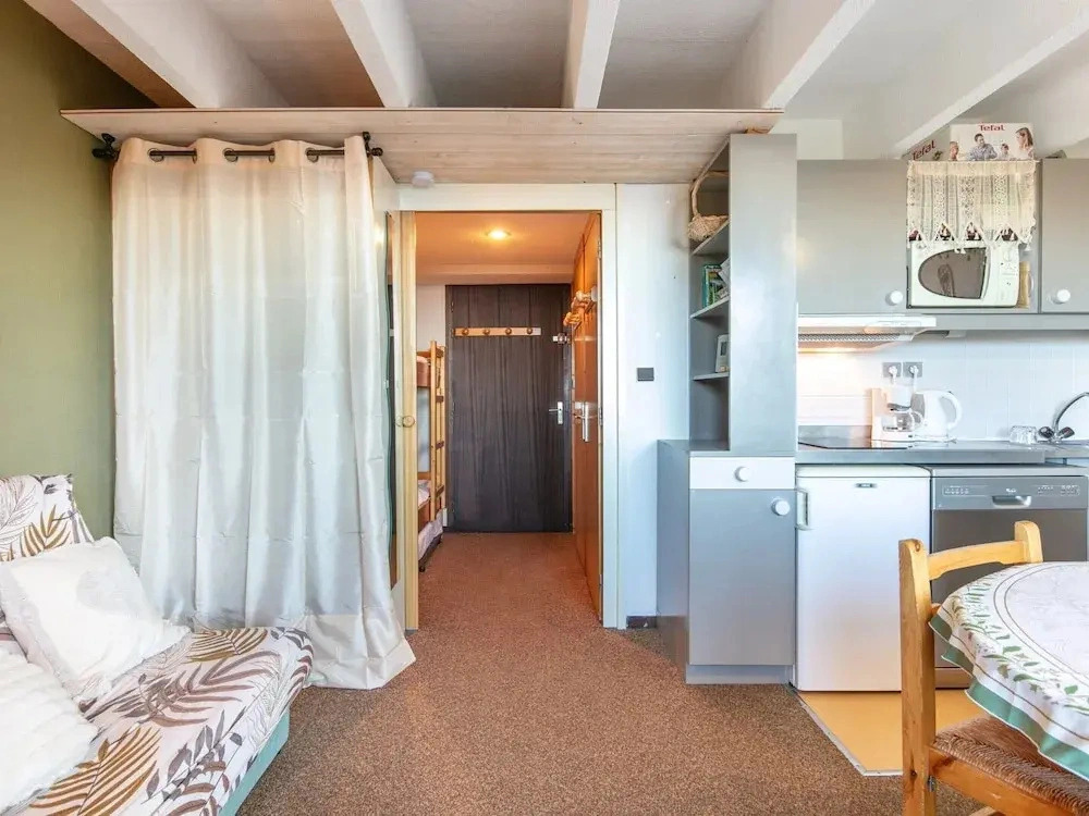 Apartment With Ski Access