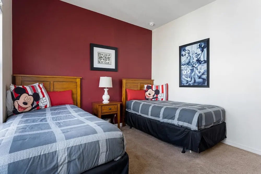 Welcoming 4 BR Sleeps 10 Guests WL2901