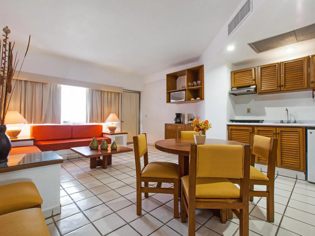 Costa de Oro Beach Hotel