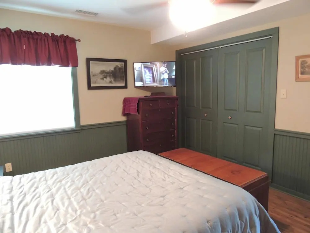Grey Log #383358 - 1 Br Home