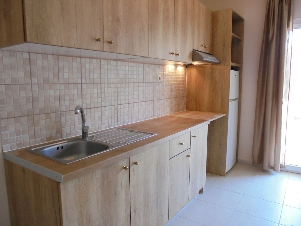 Yannis Residences