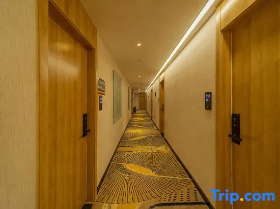 Super 8 Hotel (Chengdu Kehua North Road Sichuan University North Gate)