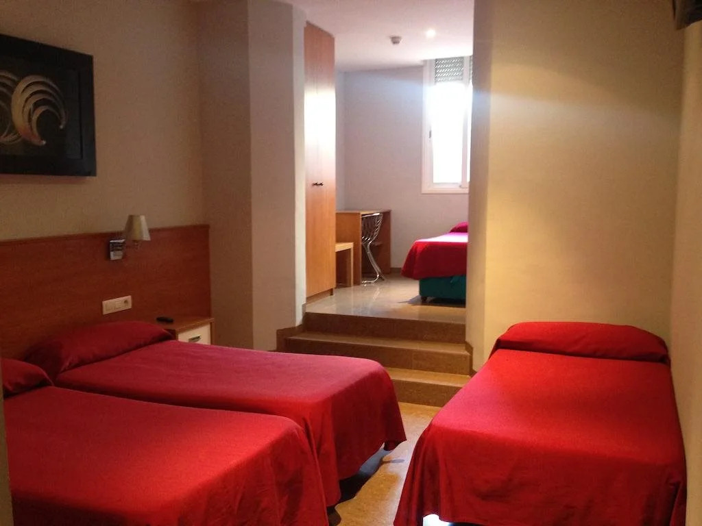 Hostal Drassanes