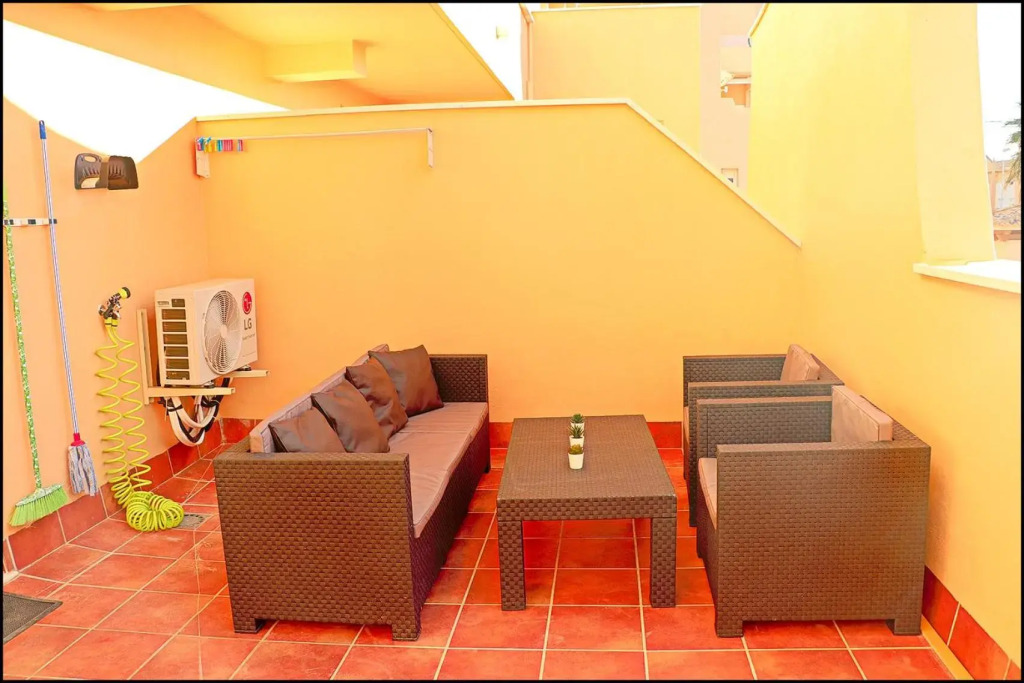 Apartamento en segunda linea, con piscina comunitaria