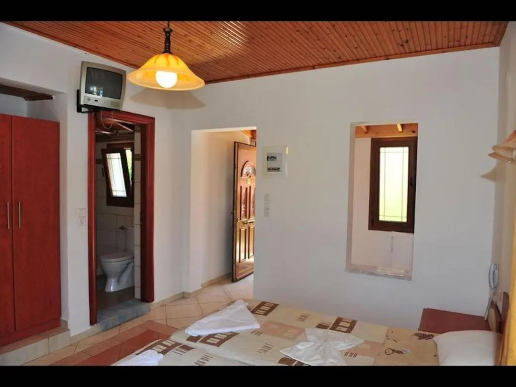 Room in Studio - A spacious and bright studio with balcony no1234
