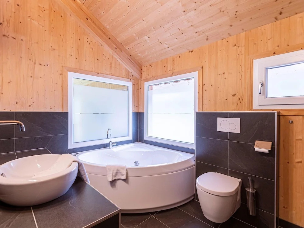 Luxurious Chalet in Sankt Georgen ob Murau with Hot Tub