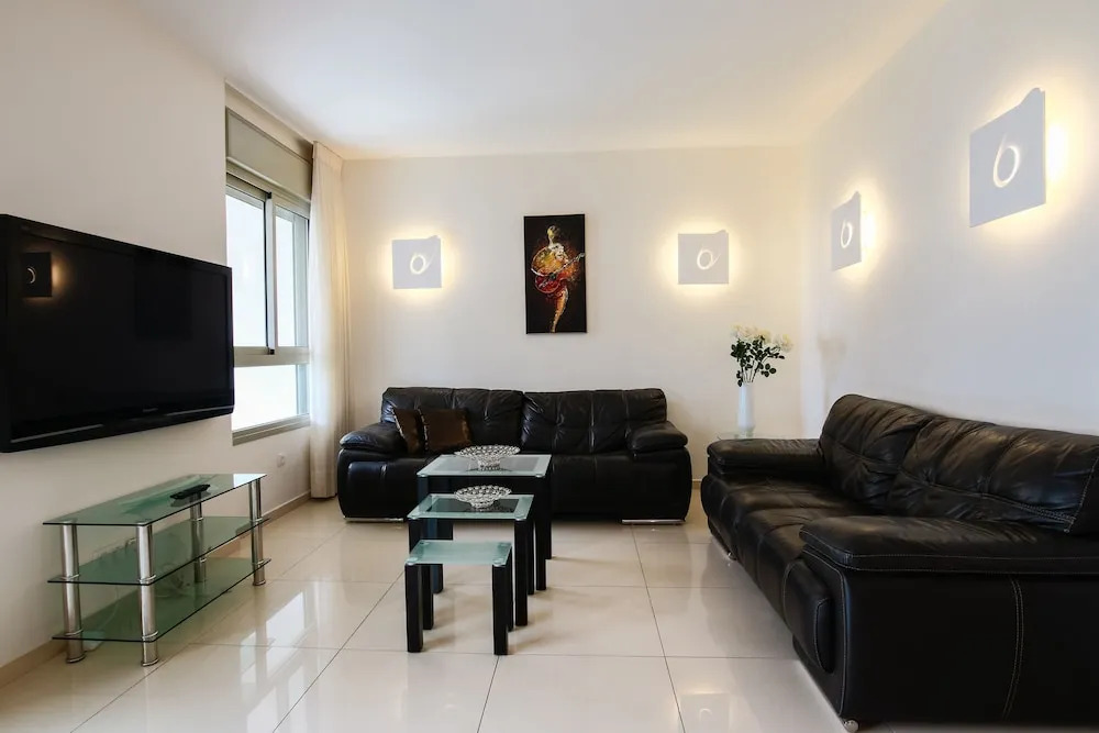 Luxury Family Getaway in Ramat Aviv