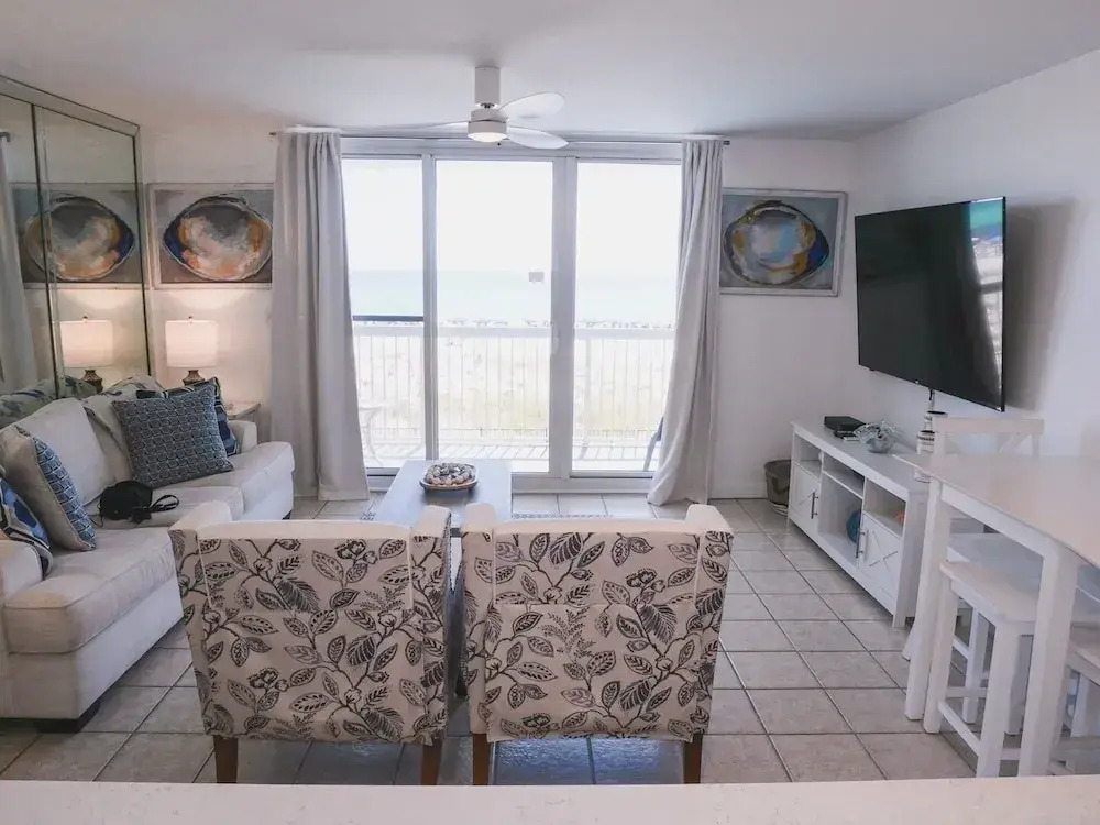 Pelican Beach 0210 1 Bedroom Home