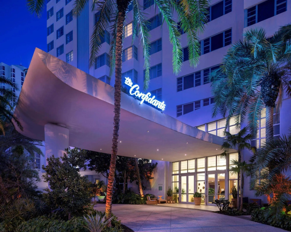 Курорт Andaz Miami Beach Resort & Spa