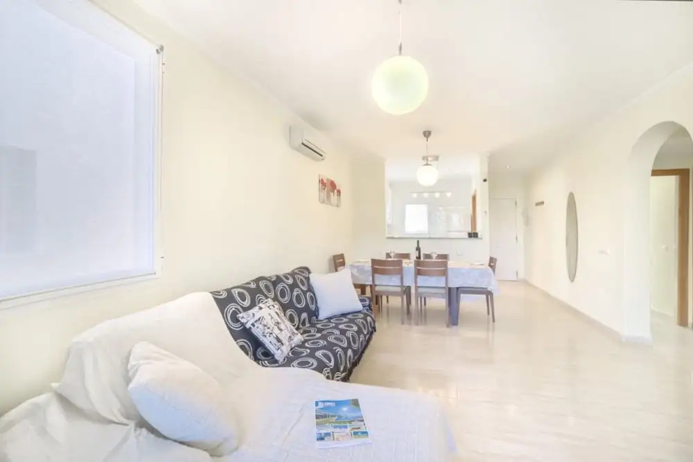 Bungalow - 3 Bedrooms with Pool and WiFi - 105003
