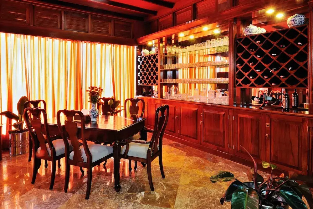 Crest Villa Mansion