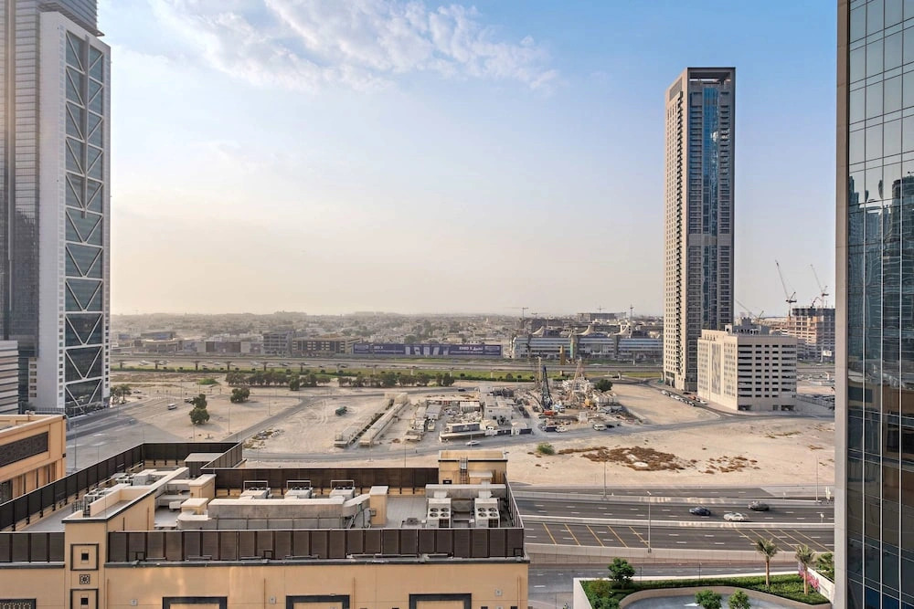 Silkhaus Modern 1 BDR Forte Tower Downtown