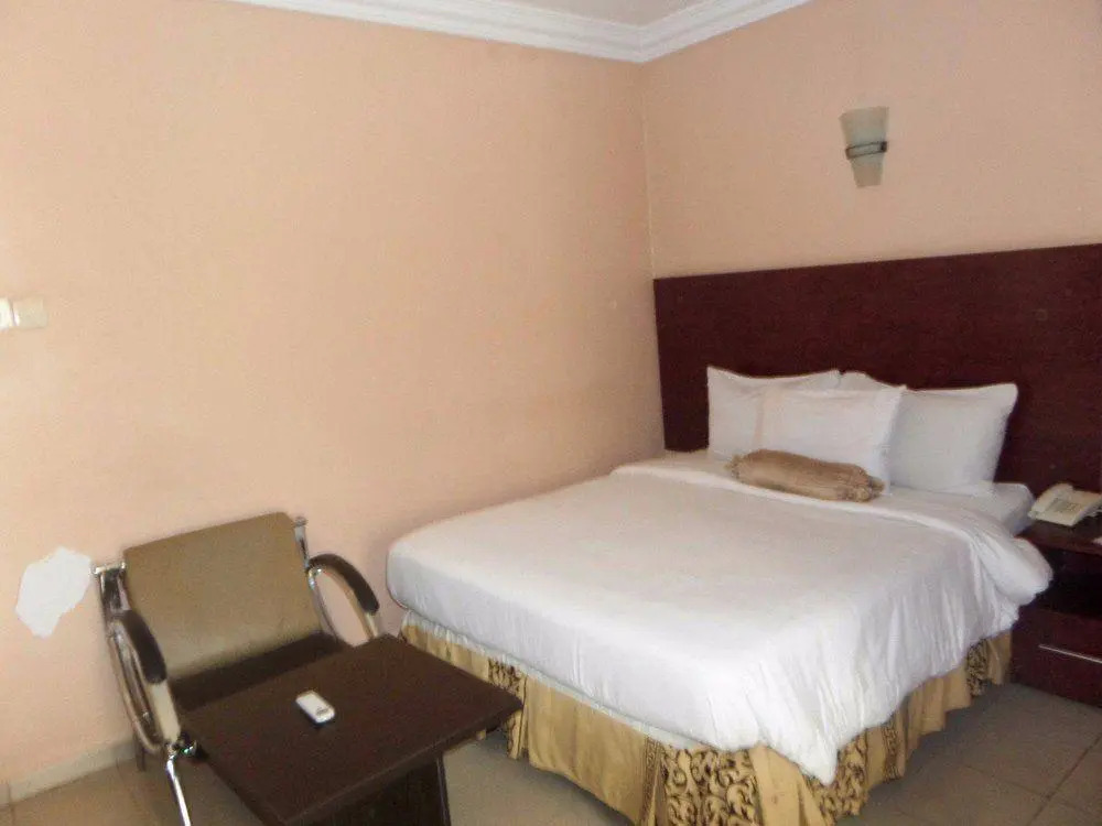 Summit Villas Suites & Apartment