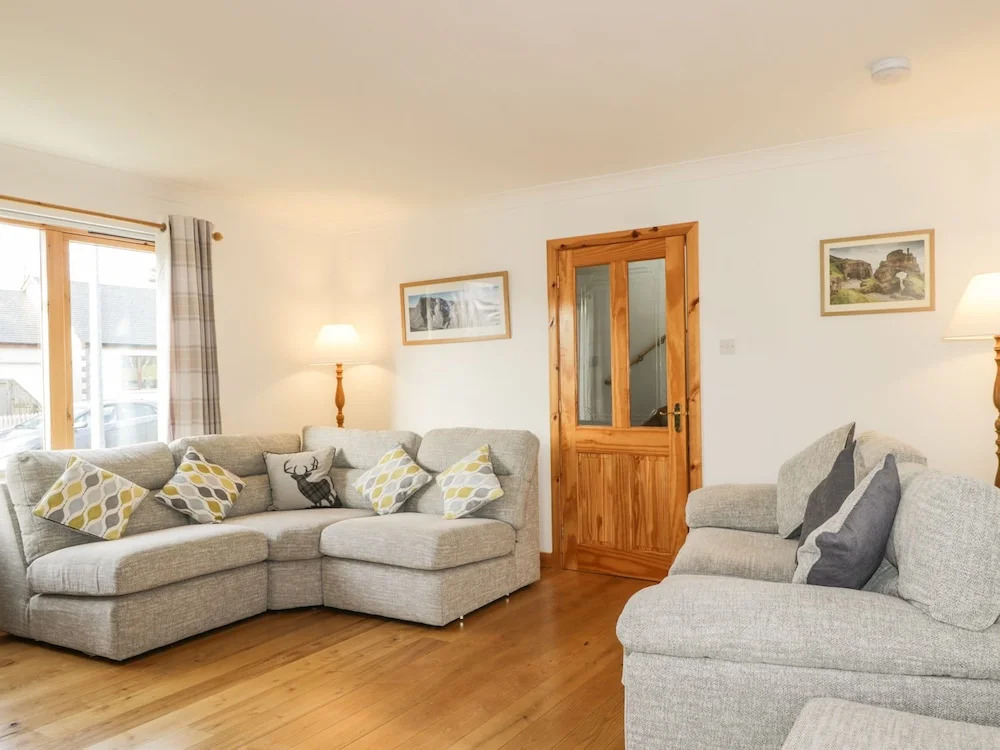 12 Loch Na Leoba Road