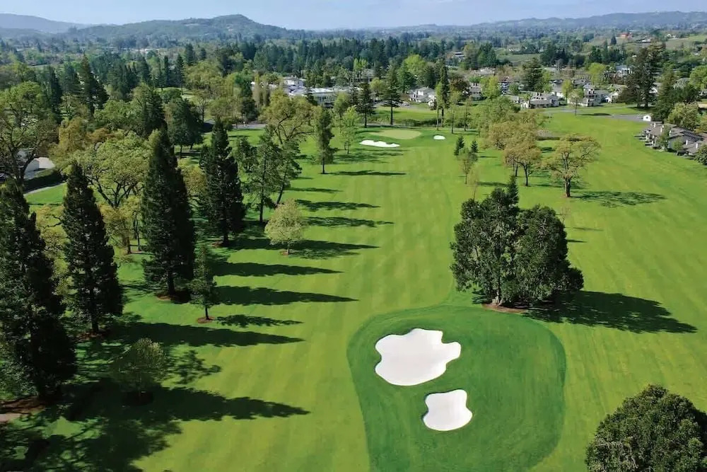 Luxury Napa Getaway Golf Views King Bed