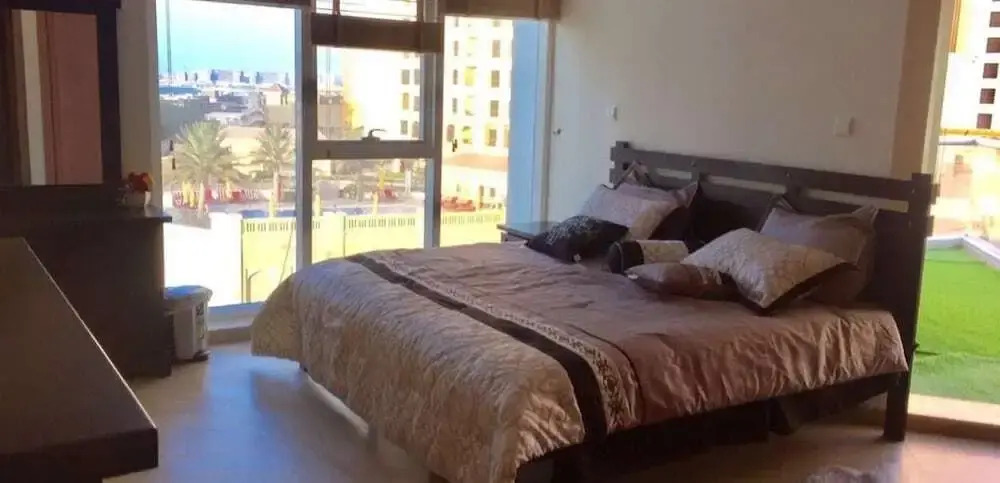 Big Studio Apartment in Dubai Marina Walking to JBR Beach, Cruise and DMCC Metro