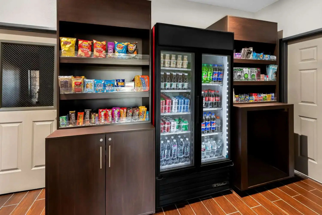 Country Inn & Suites by Radisson, Topeka West, KS