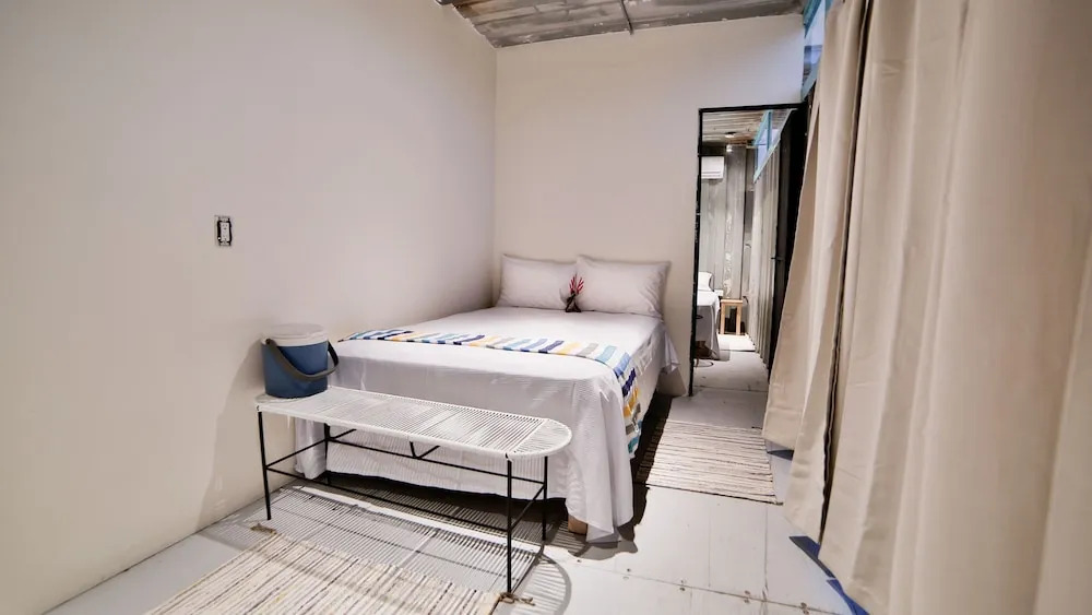 ONDA Surf Hotel