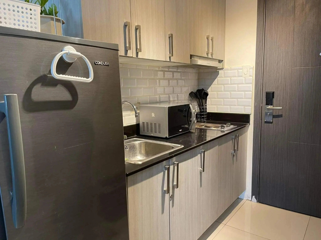 Taft Ave Green Residences with wifi & Netflix