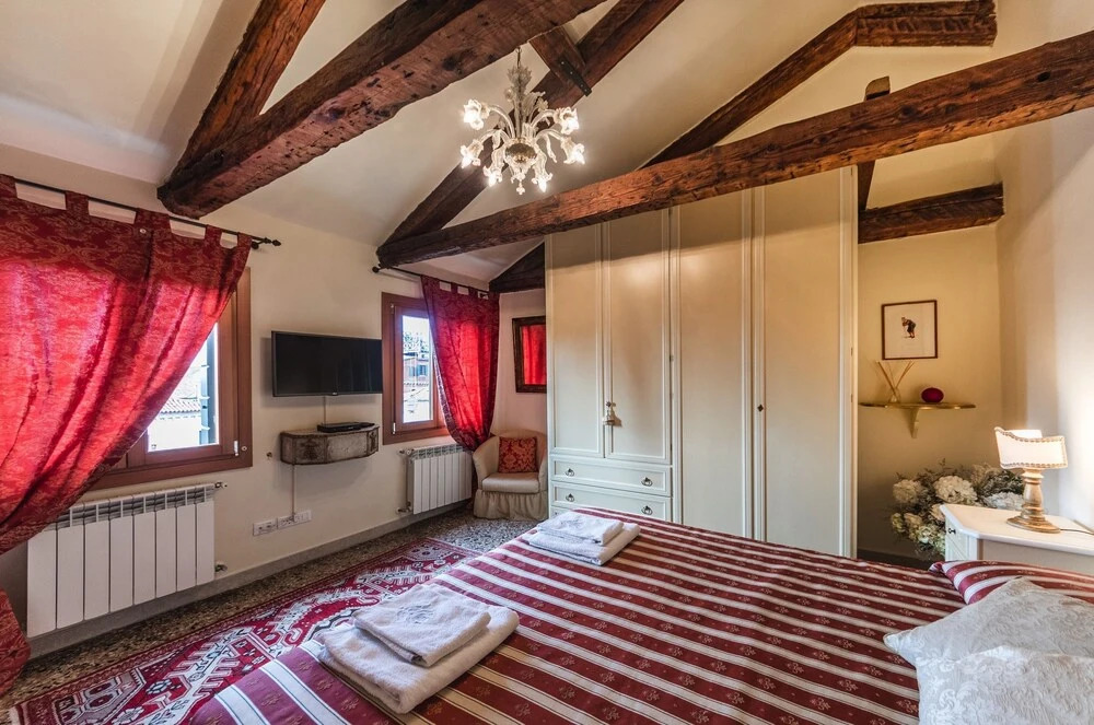 Emanuela's Flat