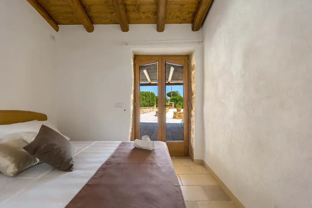 2474 Villa Vanda