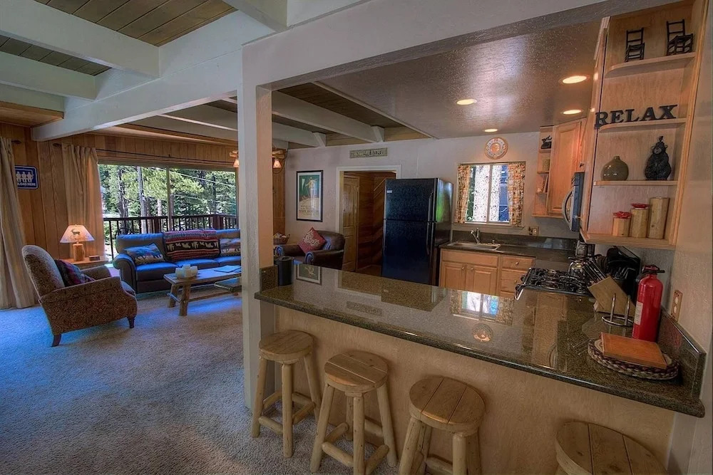 Rocky Top Retreat 4 Bedroom Home by RedAwning