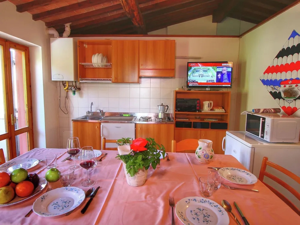 Spacious Apartment for six People in the old Farmhouse From the 17th Century
