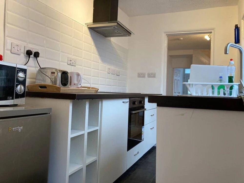 Cv21 3SG Whole 2-bed House in Rugby