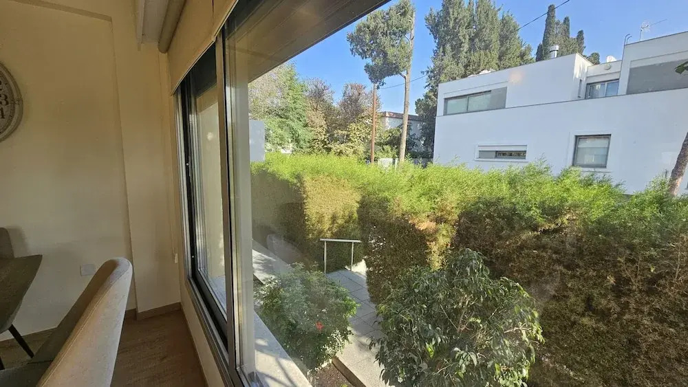 126 Nic- Stay Homiesuite Apartment