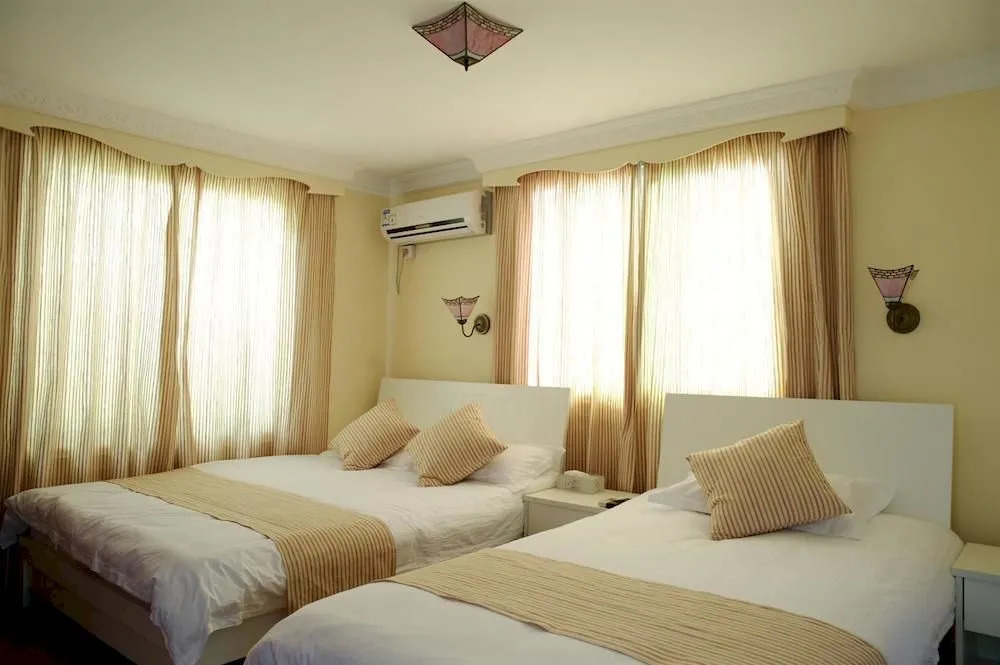 Chuxia Holiday Inn