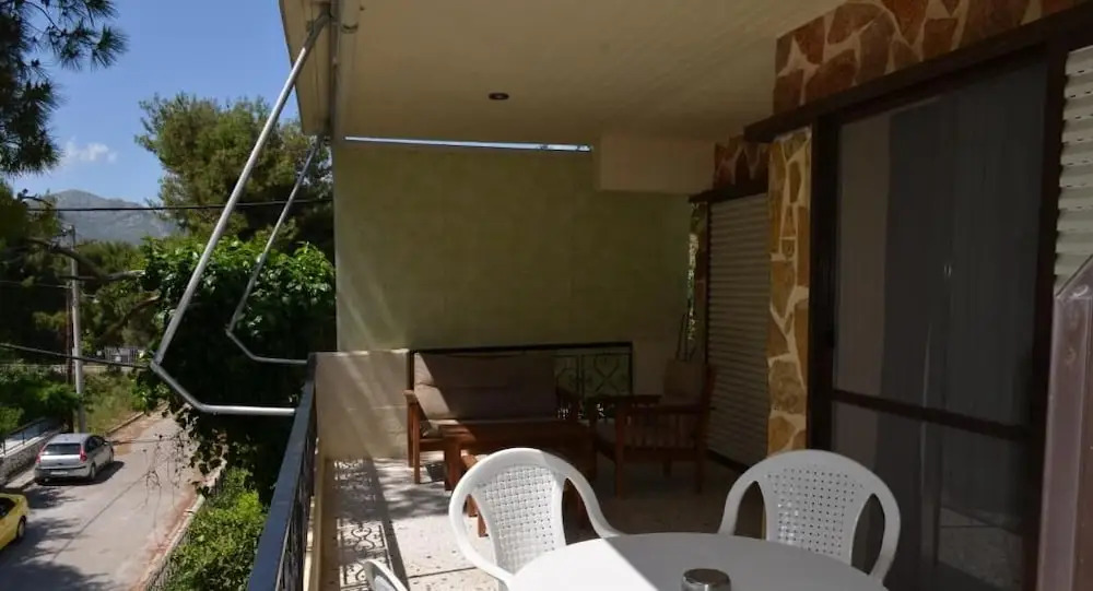 Apartments Zoumperi