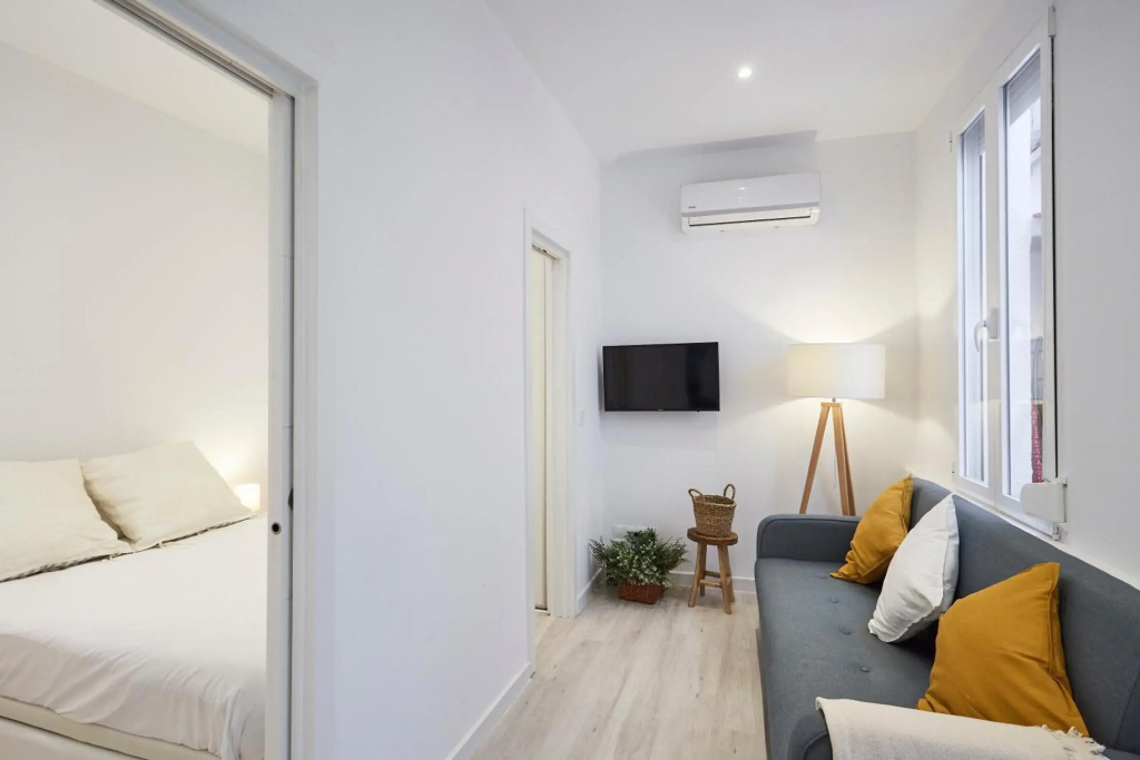 LEEWAYS APARTMENT in ZURITA