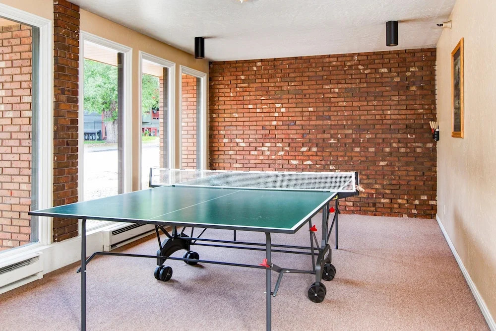 3BR 2BA Cozy Park City Condo by RedAwning