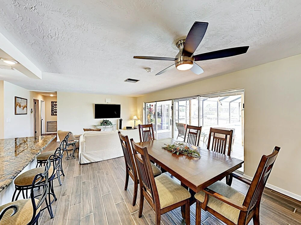 1820 Cape Coral - 3 Br Home
