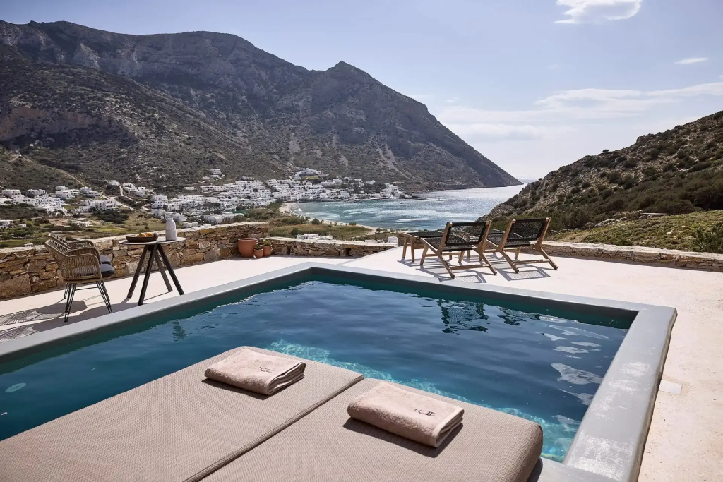 Apsila Pool Suites