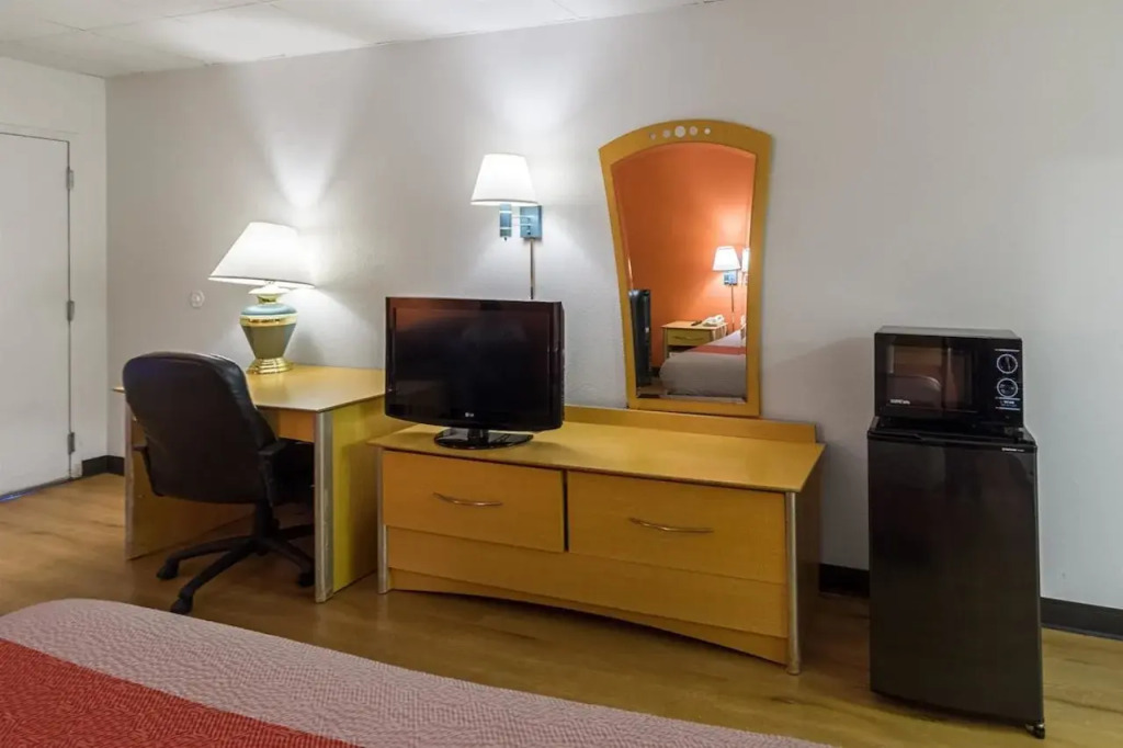 Motel 6-Groton, CT - Casinos nearby