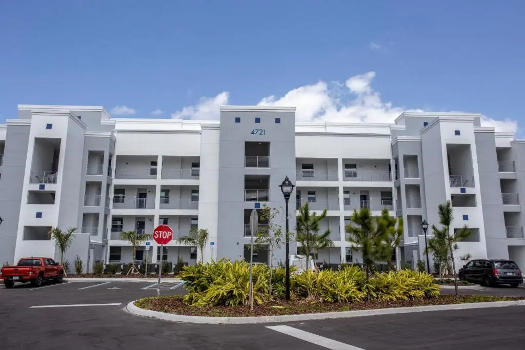 Stunning 2 Bedroom Apartment with AquaPark 304