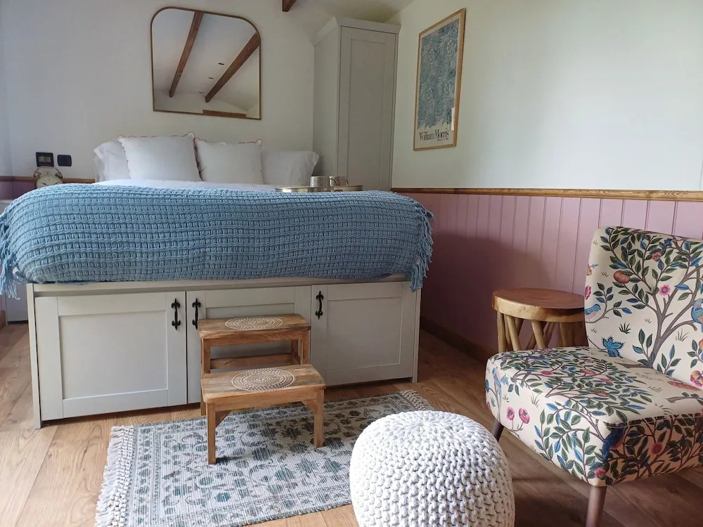 The Heartwood - Luxury Cabin Near York