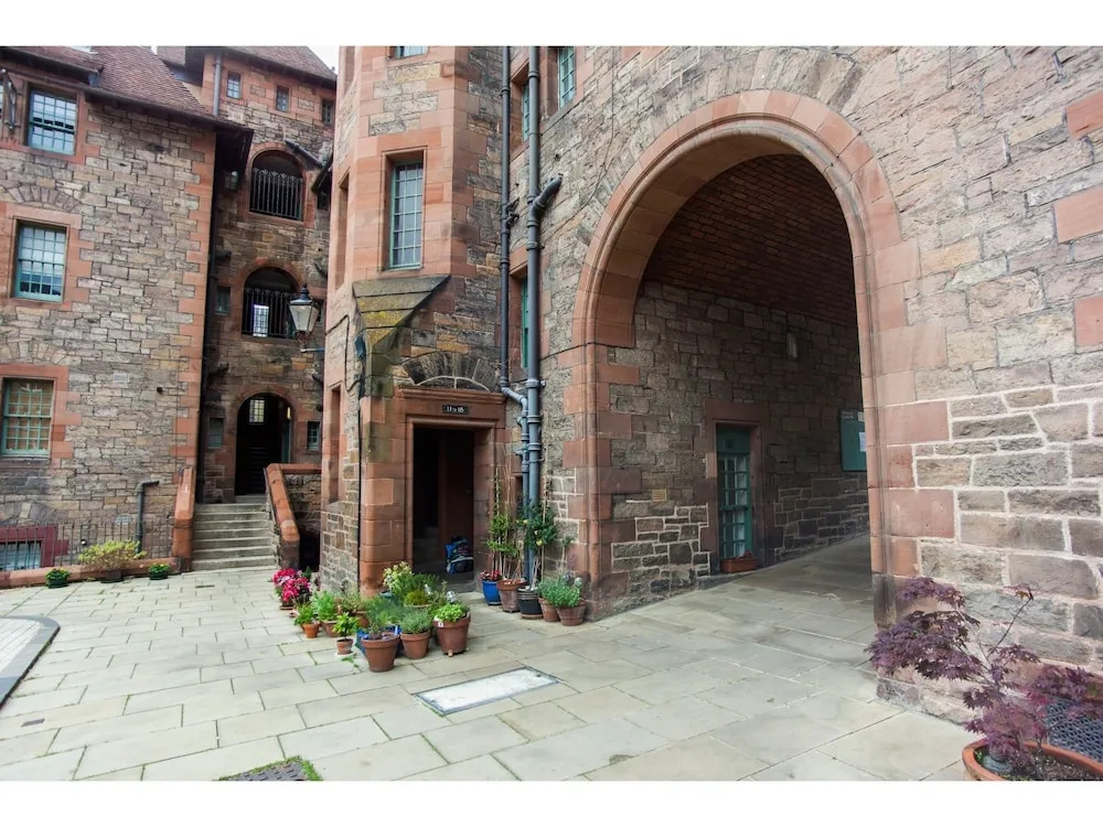 Historic Dean Village Treasure, Sleeps 4