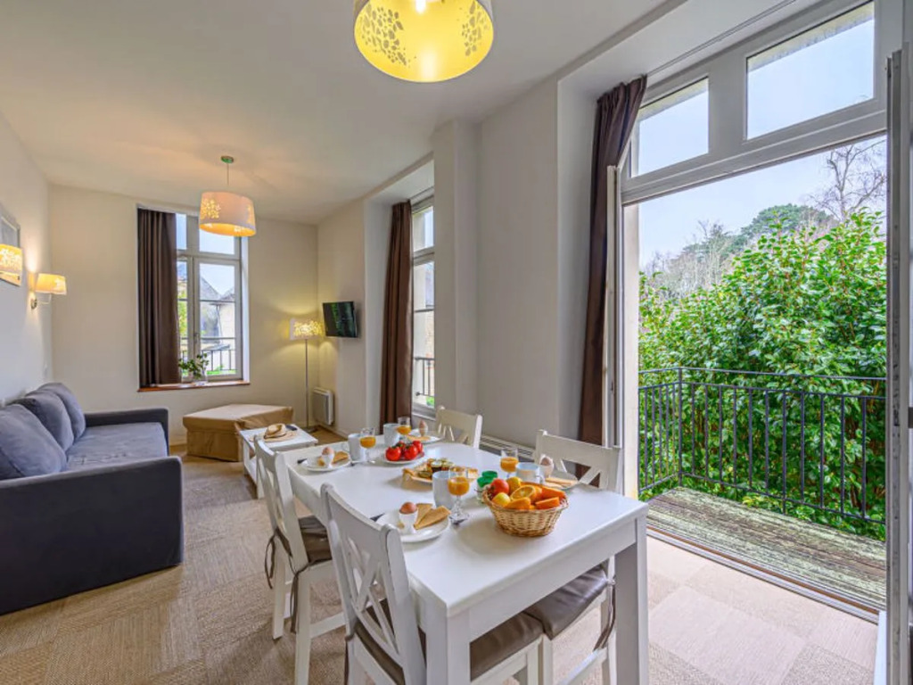 Villa Château De Kergonano- dans lOrangerie-4 by Interhome