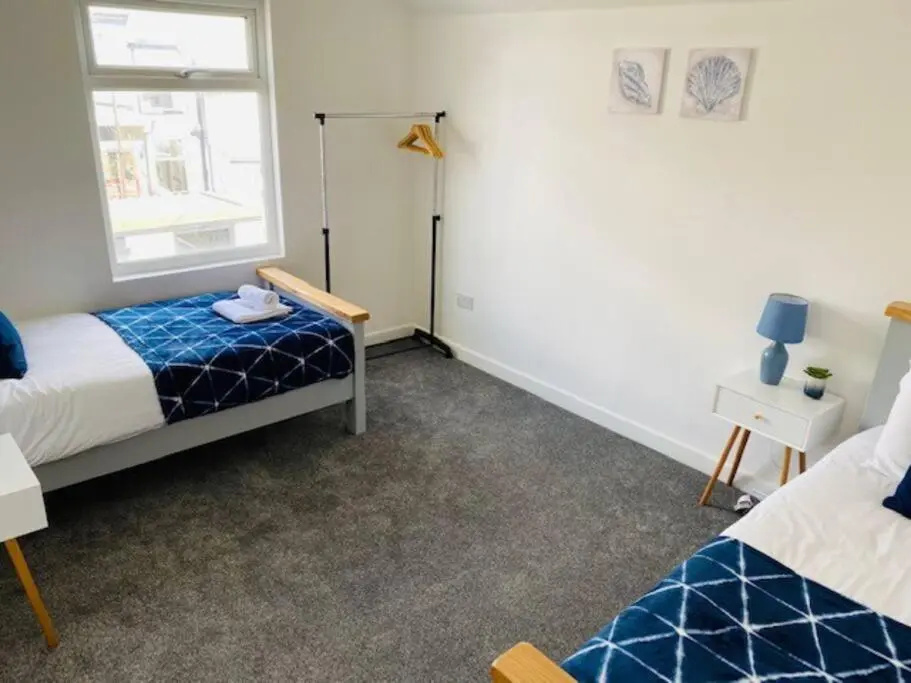 Stunning 3 Bed Holiday Home in Barry by Propertri