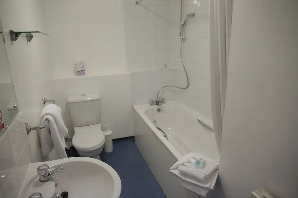Pembridge Court Hotel