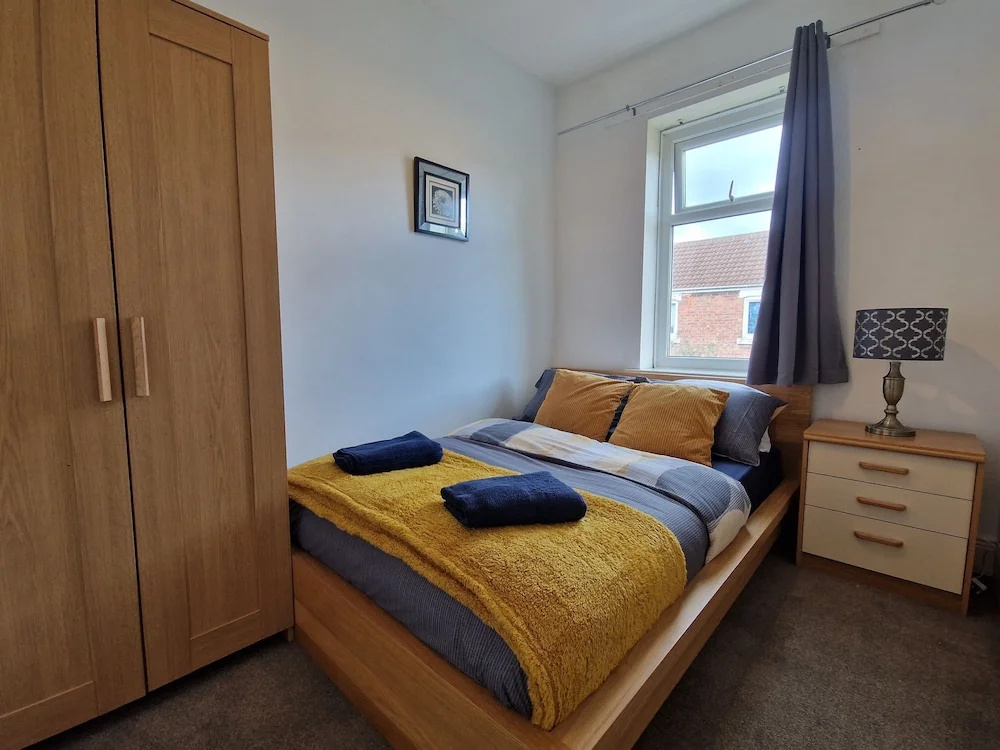 Apartment - Sleeps 4 - Parking - Wifi