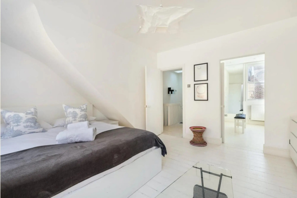 Woo-16 Woodseer Luxurious Town House With Garden Near Brick Lane