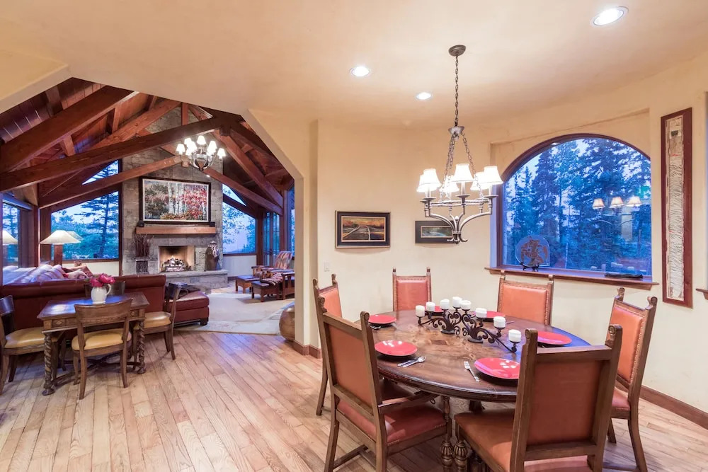 Stonegate Chalet - 4 Br Home