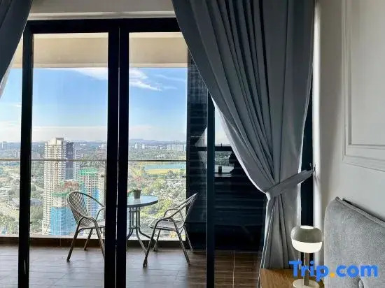 Superb Seaview 3 Balcony Country Garden Danga Bay near CIQ JB | 3B2B